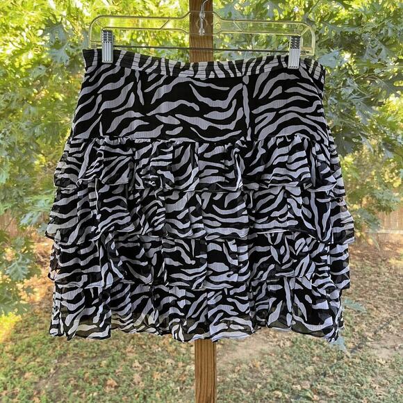 INC International Concepts Animal Print Mini Skirt 100% Silk Size 8. NEW - Picture 2 of 7